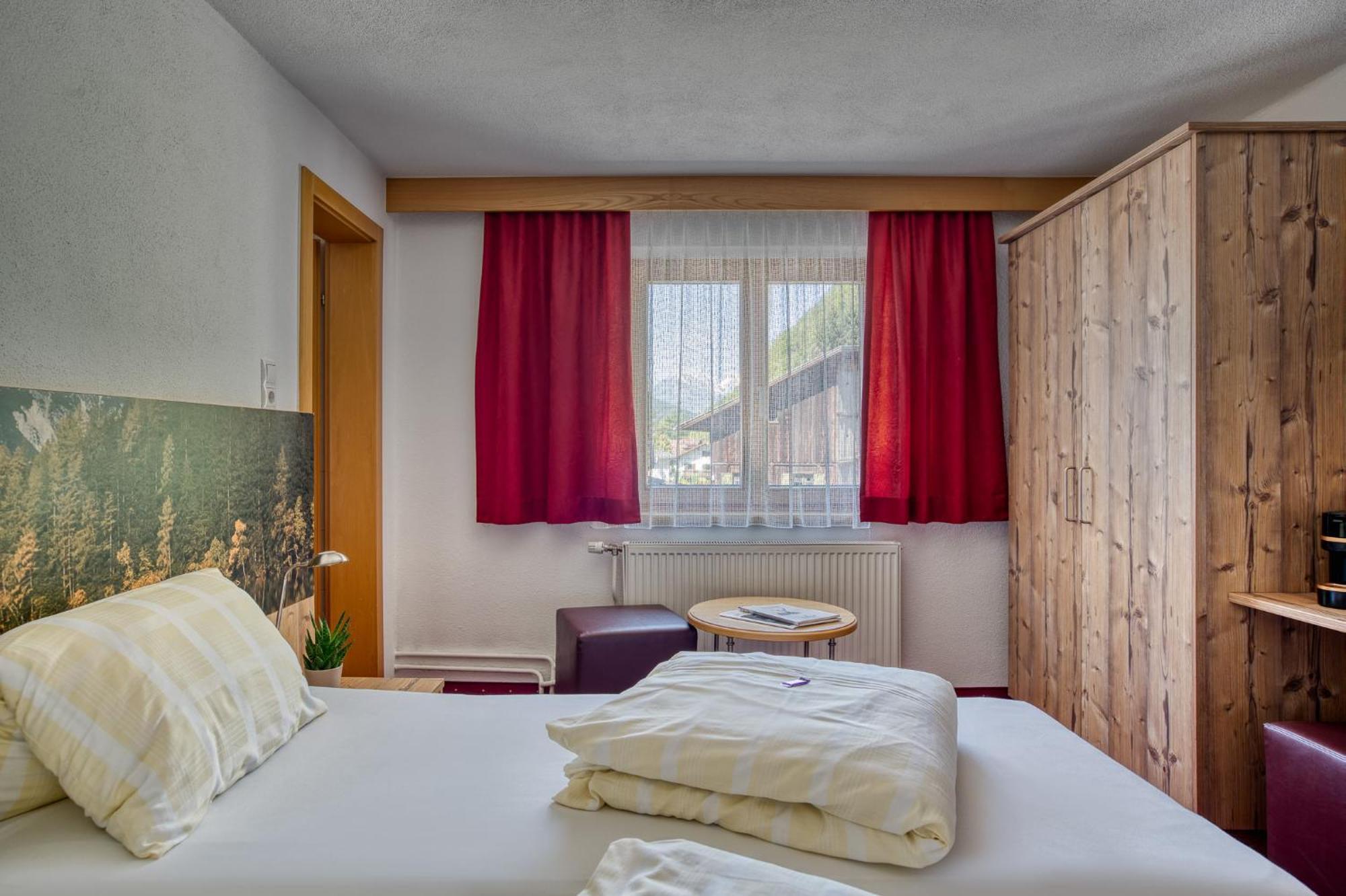 Hotel Jaegerhof Oetz Camera foto